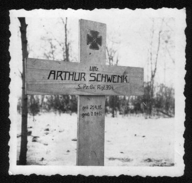 Grabkreuz 1945